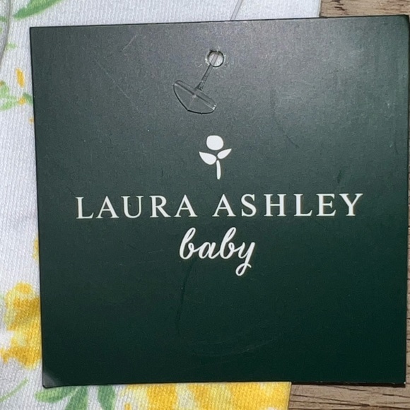 NWT Laura Ashley Baby Yellow Floral Smocked Romper ~ Size 0-3m - Picture 4 of 4
